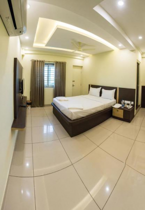 Отель Hotel Bombay Residency--Bombay Lucky Restaurant  Хампанкатта